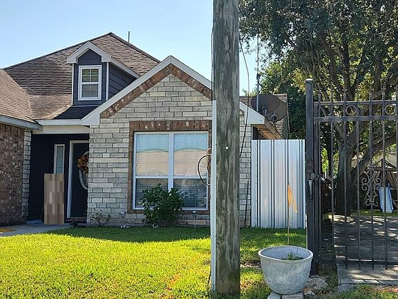 2nd image of 3940 College Dr