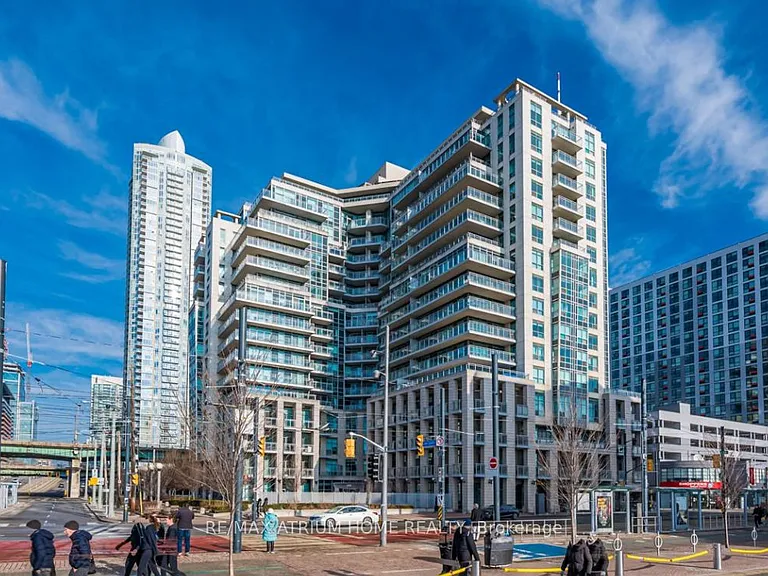 410 Queens Quay W #905 — Photo 1