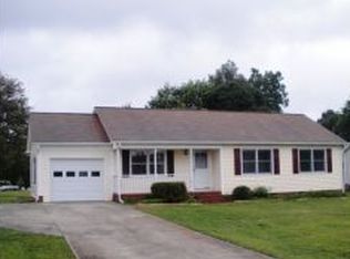 106 Elizabeth Ln, Mebane, NC 27302