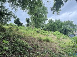 8 Cross St, Martinsville, VA 24112