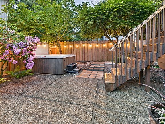 4th image of 11242-11242B Fremont Ave N