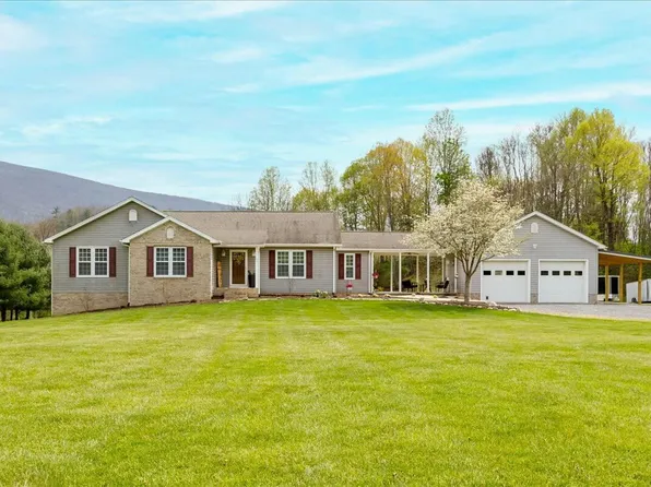 106 Nalleys Cir, Covington, VA 24426
