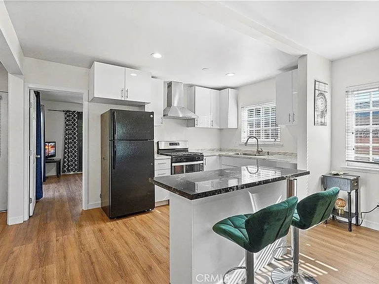 16757 Ludlow St — Photo 4