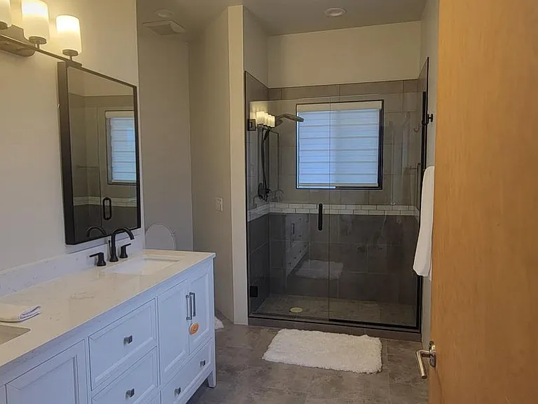 3225 E 3rd St — Photo 26