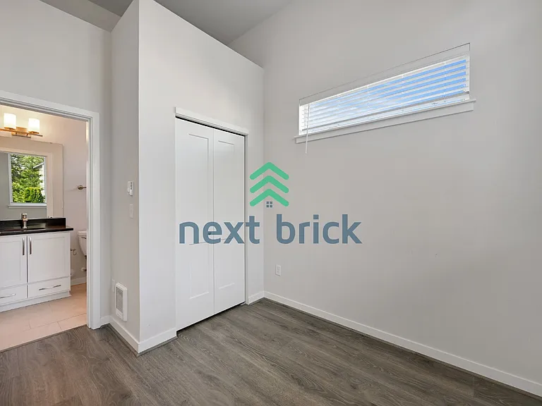 10945 NE 189th Pl #F — Photo 18