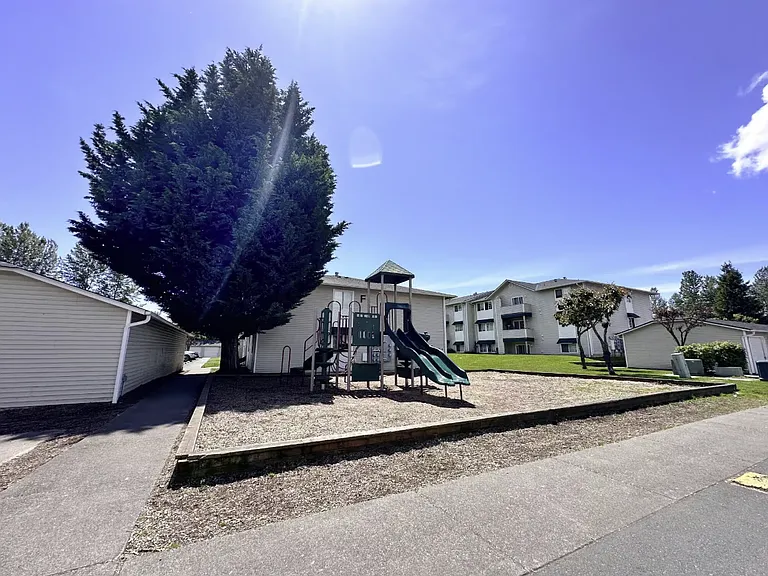 Winterhill Apartments — Photo 19