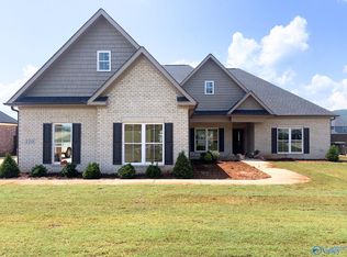 220 Oakland View Dr, Brownsboro, AL 35741