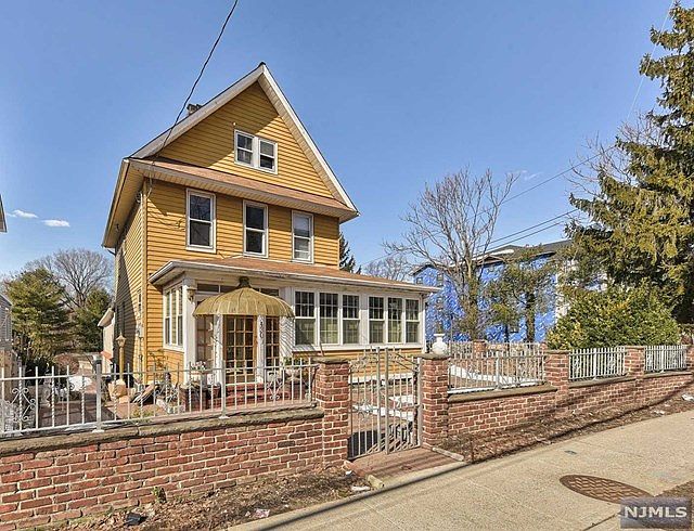 1st image of 430 Grand Ave