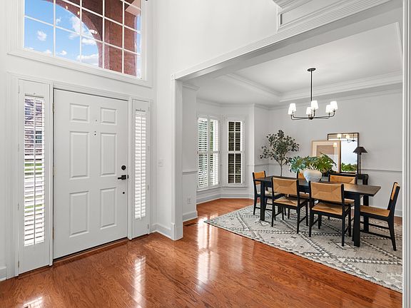 4th image of 401 Beauchamp Cir