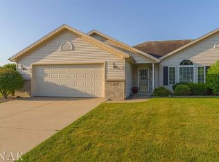 30 Crosswinds Ct, Bloomington, IL