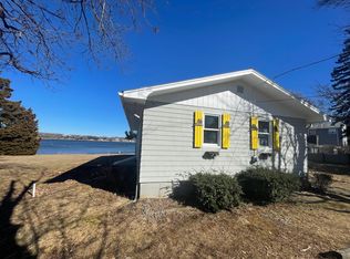 28 Everett St, Bristol, RI 02809