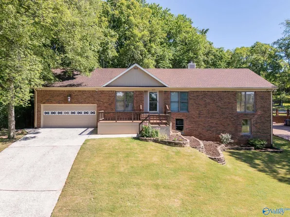 1813 Epworth Dr NE, Huntsville, AL 35811