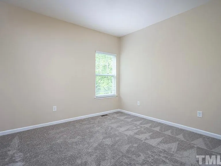 214 Kylemore Cir — Photo 17