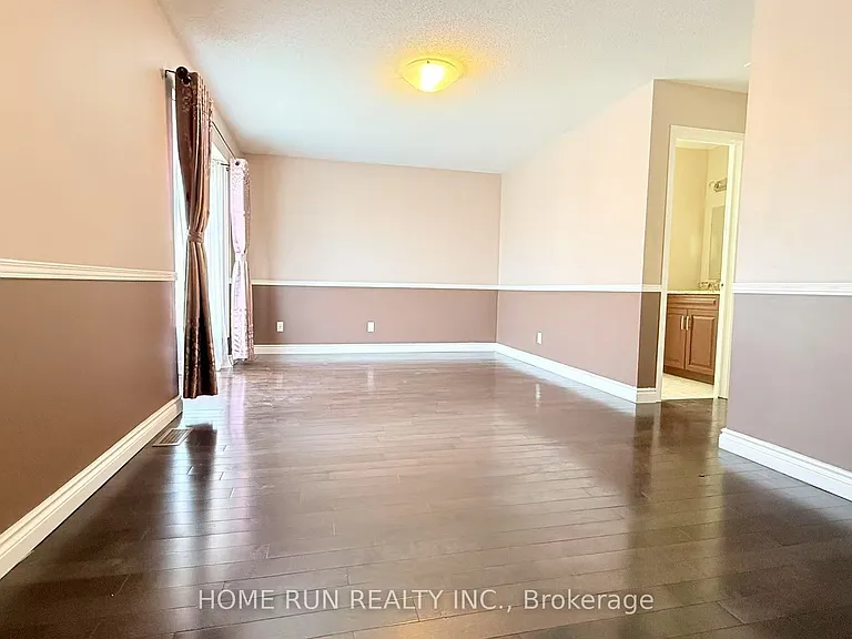 2067 Legrand Cres — Photo 18