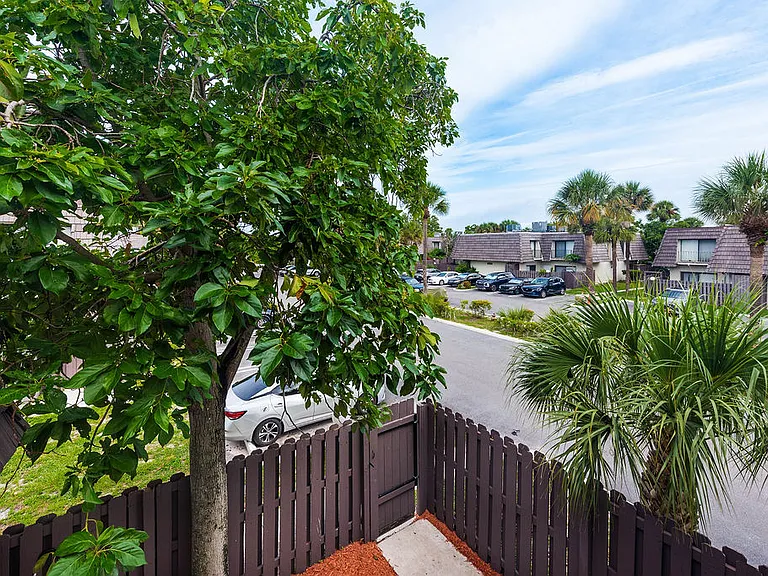 1761 N Congress Ave — Photo 31