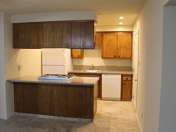 3rd image of 2664 Capitales Dr