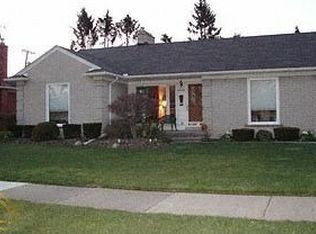 21200 Whitlock Dr, Dearborn Heights, MI 48127