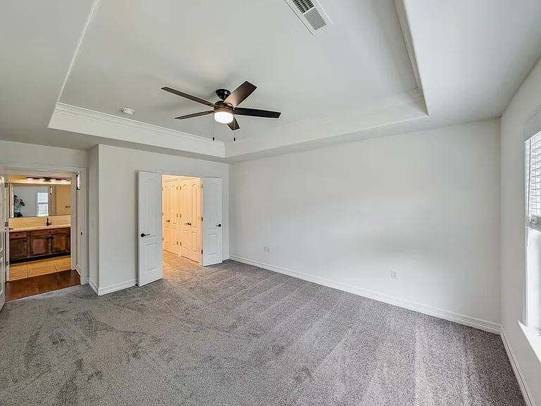 904 W Dixson St — Photo 13
