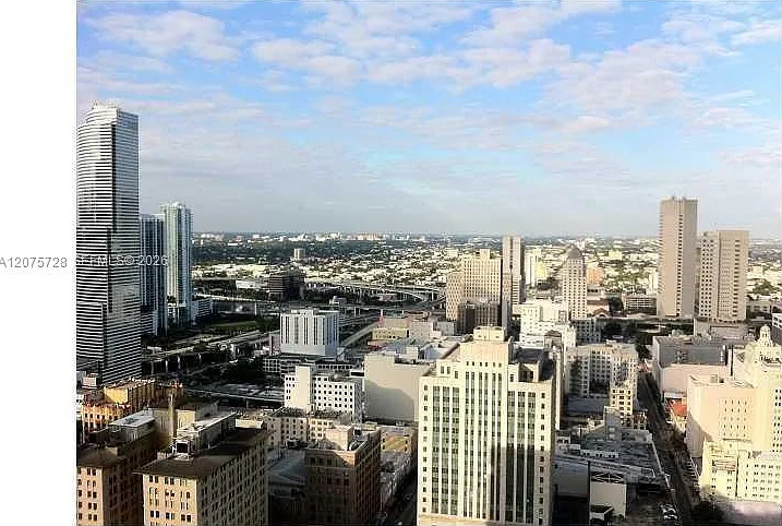 50 Biscayne Condo — Photo 2