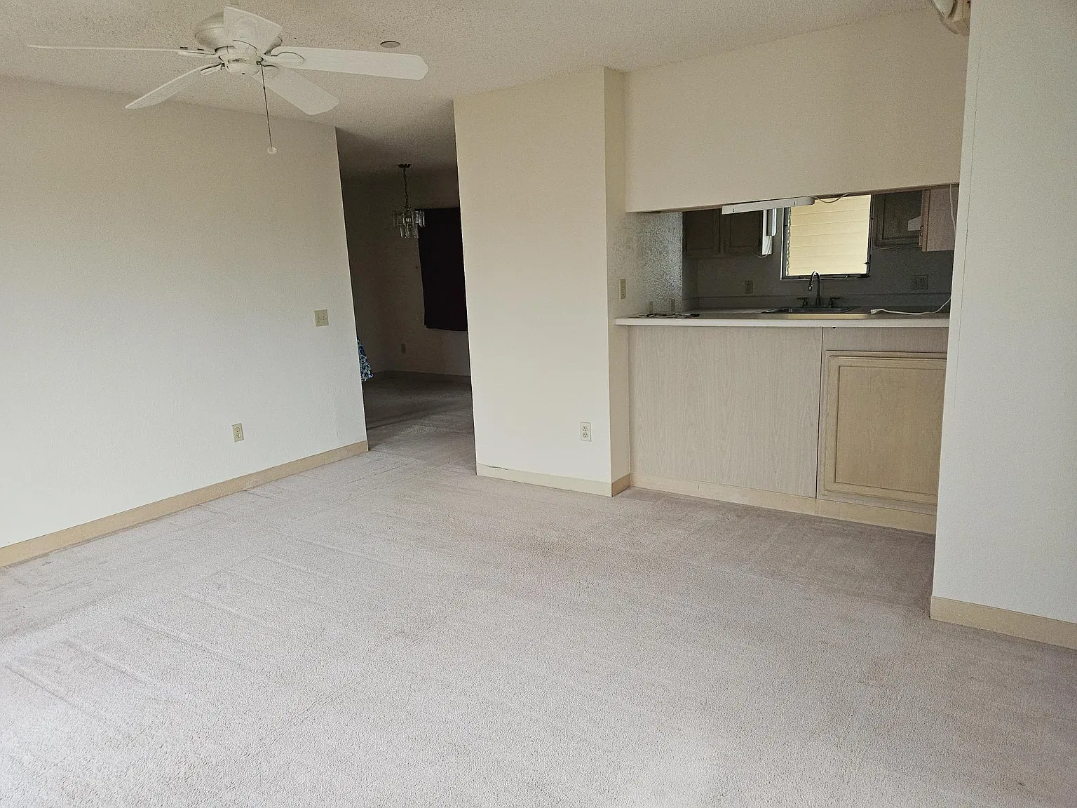 2 bed, 1.5 bath, 725 sqft, $2,000 — Photo 3
