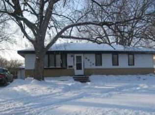 6813 Quail Ave N, Brooklyn Center, MN 55429