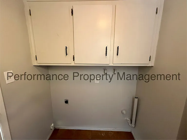 5101 Hunter Ave #7 — Photo 6