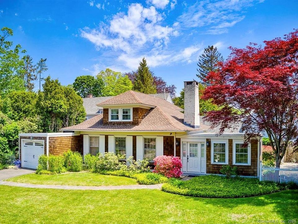 1st image of 37 Crescent Bluff Ave