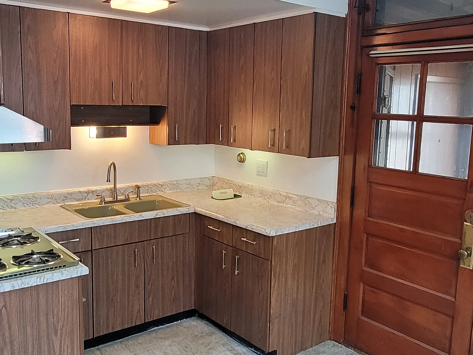 5228 W Hutchinson St — Photo 4