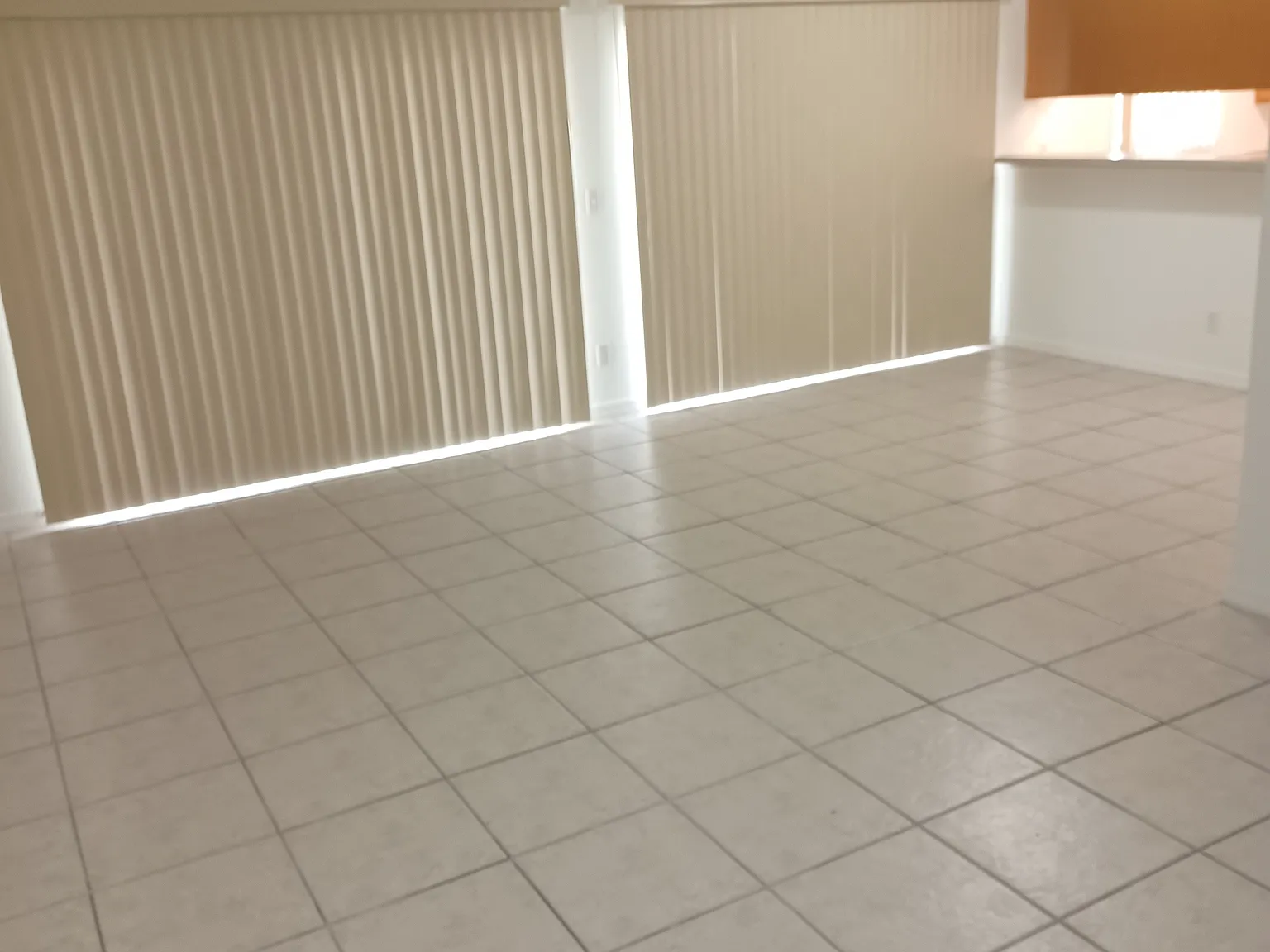2 bed, 2444 sqft, $2,100 — Photo 4