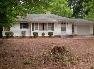 1716 Meadowview Dr, Gainesville, GA 30504