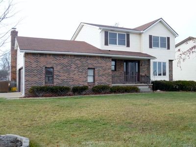 7018 Dawn Dr, Niagara Falls, NY, 14304