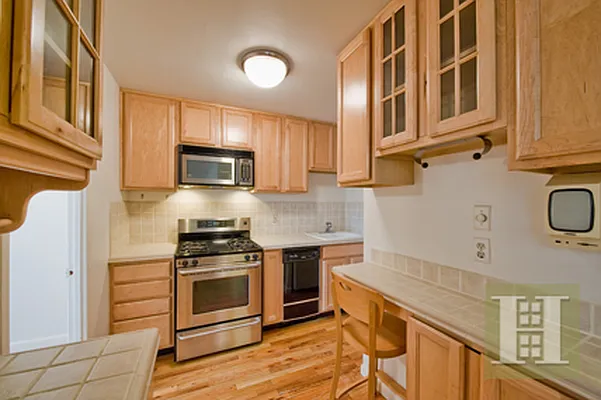 Rented by Halstead Real Estate | media 9