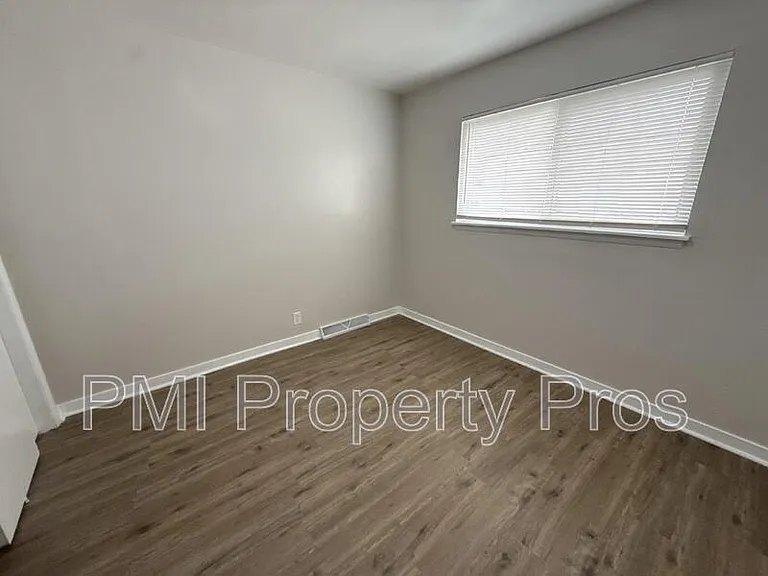 7701 W Hampton Ave #4 — Photo 8
