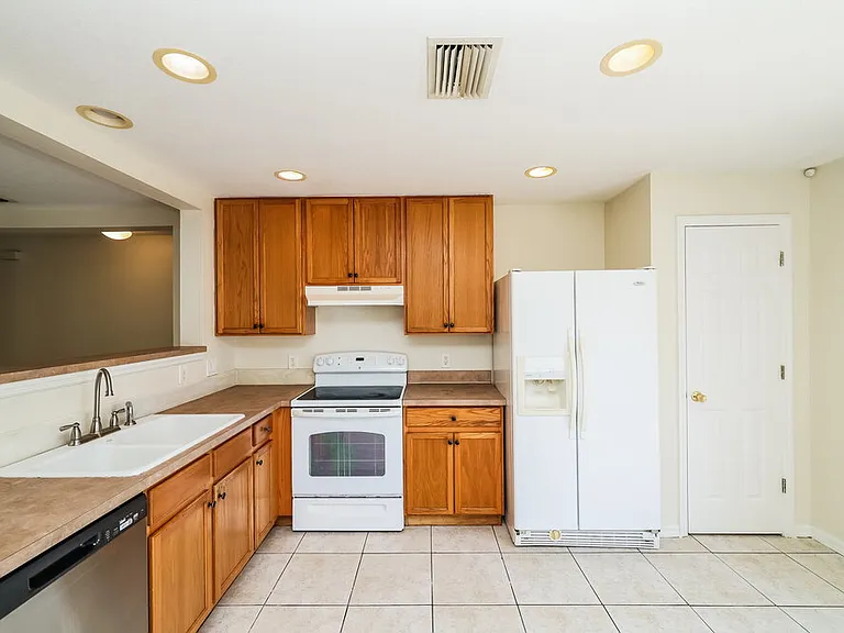 11805 Prickly Pear Way — Photo 7