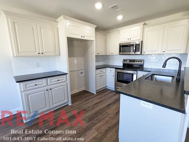 311 Dogwood St — Photo 5
