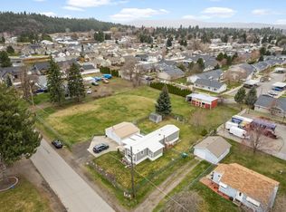 102 S Manifold Rd, Greenacres, WA 99016