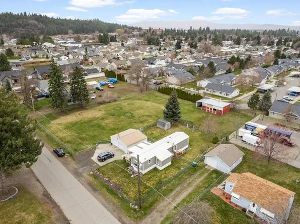 102 S Manifold Rd, Greenacres, WA 99016
