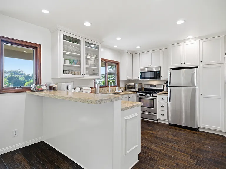 2813 Pacific View Trl — Photo 5