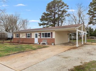247 Ramsey Ln, Ballwin, MO 63021