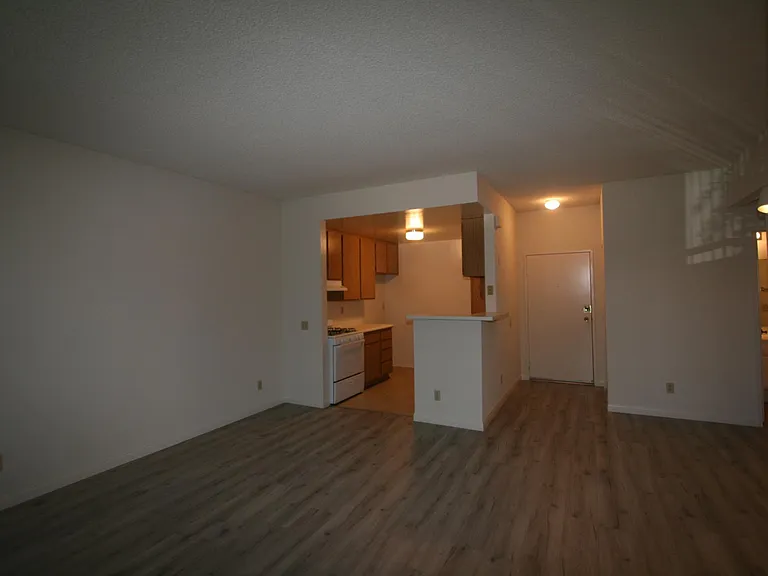 3637 Clarington Ave #113 — Photo 28