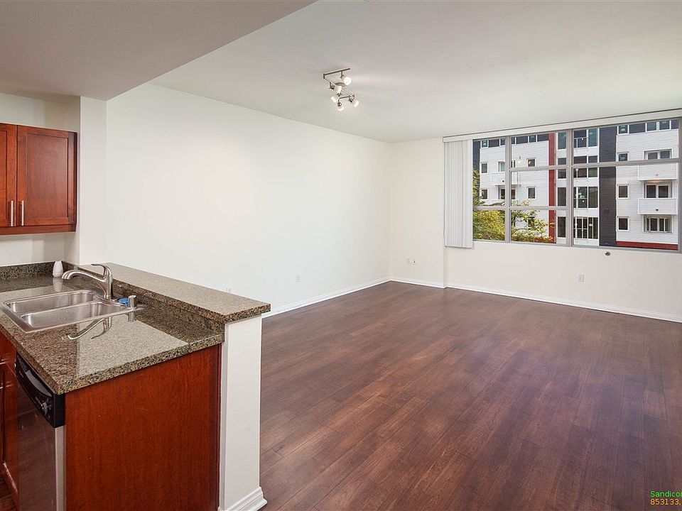1st image of 206 Park Blvd Unit 409