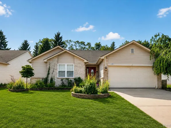 11897 Chase Blvd, Livonia, MI 48150