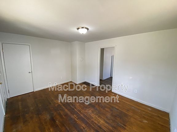 3rd image of 209 Frazier St