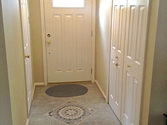 ENTRY HALL/FOYER