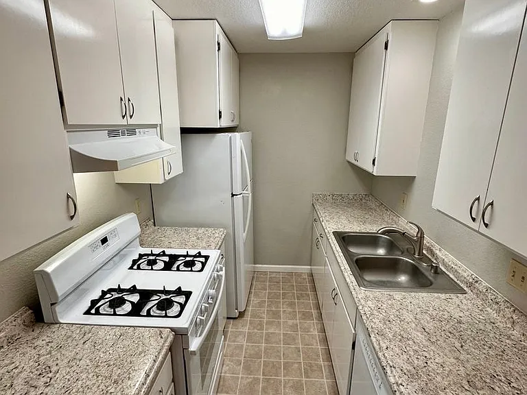 734 Lake Blvd — Photo 3