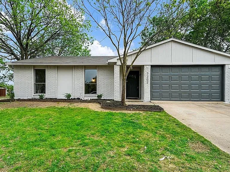 7302 Hedge Dr — Photo 6