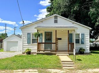 1205 Adams Ave, Charleston, IL 61920