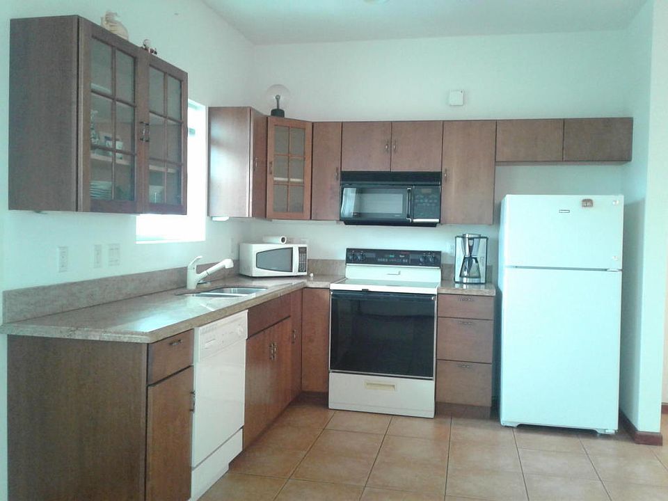 2nd image of 808 SW Glenview Ct