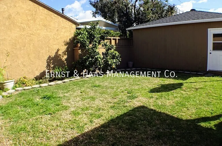 2953 Silva St — Photo 30