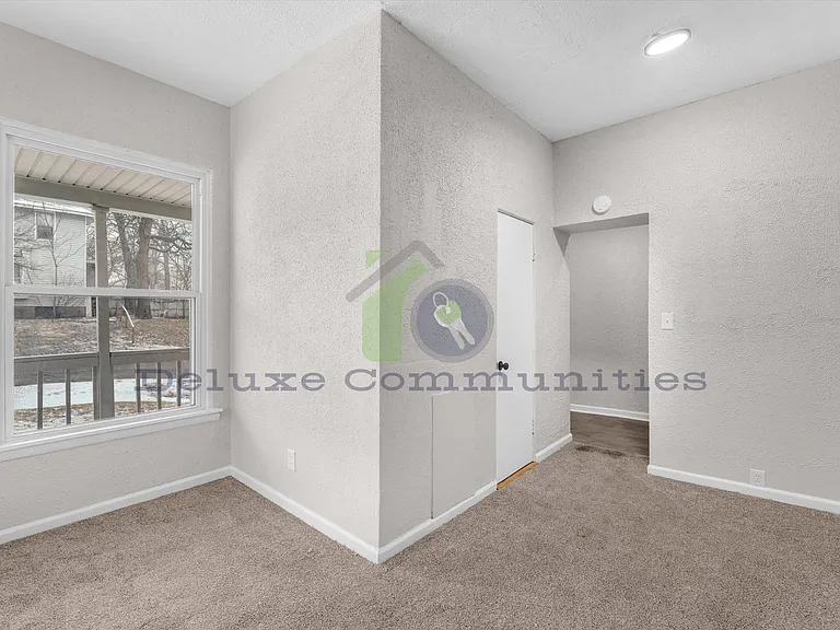 801 Prospect Ave SE — Photo 7